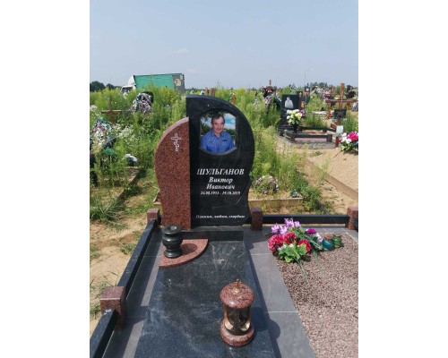 Мемориальный комплекс  из гранита  РК-21 договорная цена