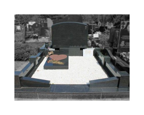 Мемориальный комплекс  из гранита  РК-29 договорная цена