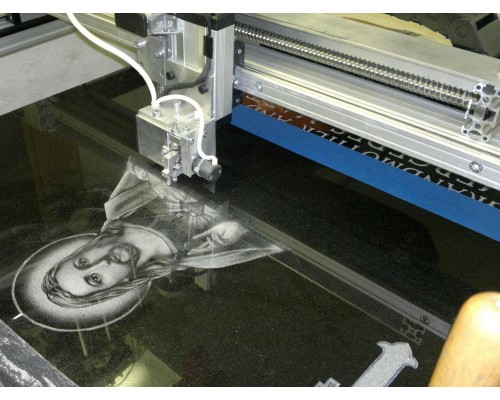 Гравировка+эпитафия на памятник 300руб.